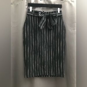 Apt 9 black and white striped midi skirt size 4